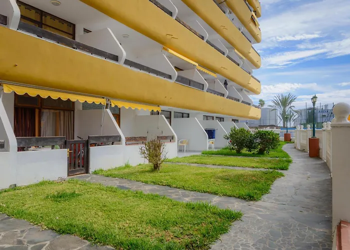 Arenas Aparthotel 3*